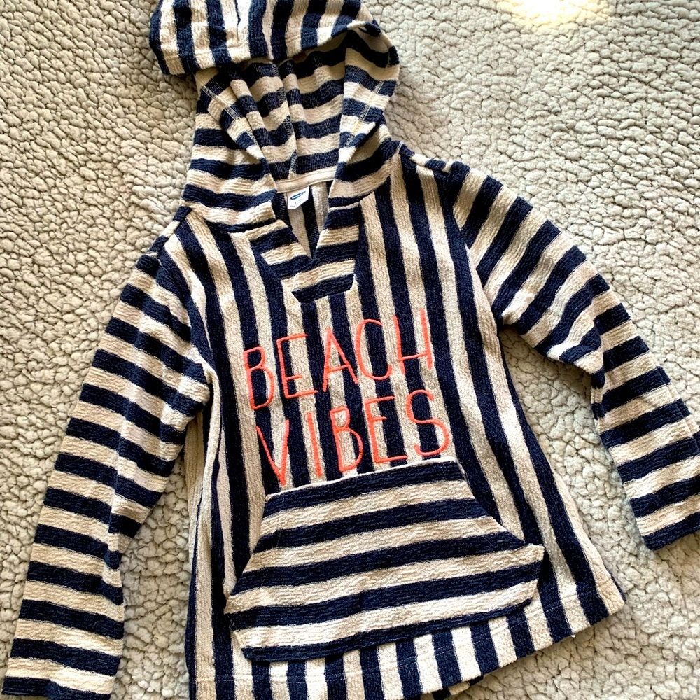 Girl’s pullover hoodie